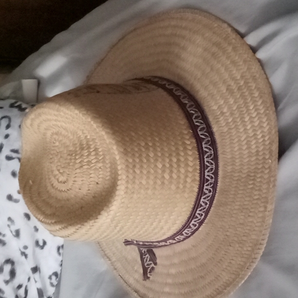 Hat - Picture 3 of 7